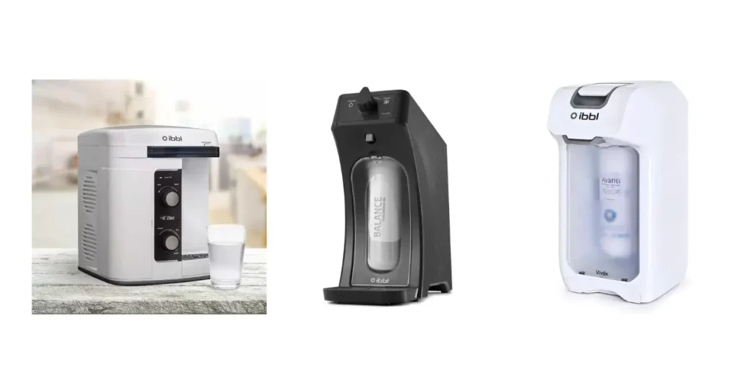 foto de 3 purificadores de água com fuindo branco